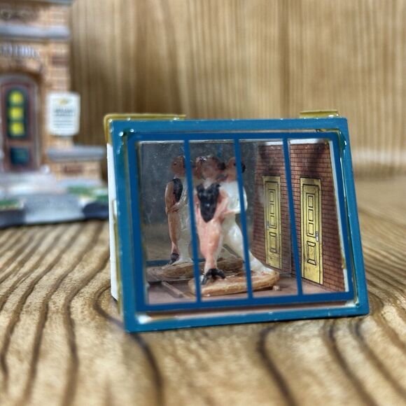 Lemax Village Collection Caddington Village Bradley Academy of Arts Building - Picture 12 of 16